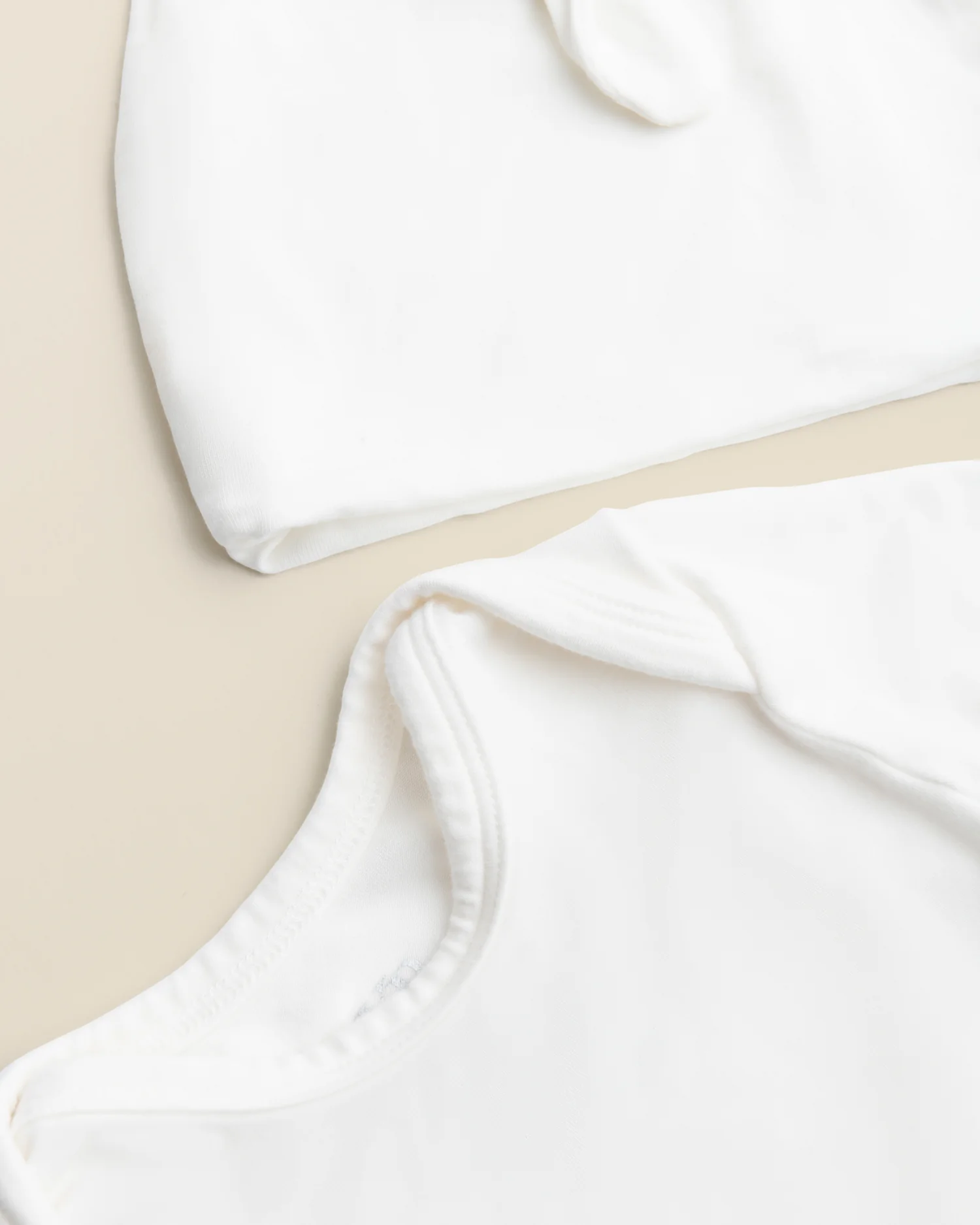 Bamboo Knotted Baby Gown & Hat | Pearl - Image 4