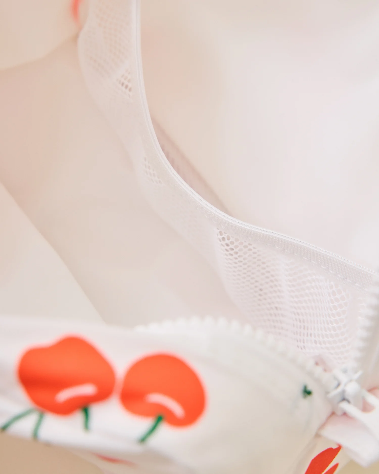 Mini Cooler Bag | White Cherries - Image 3