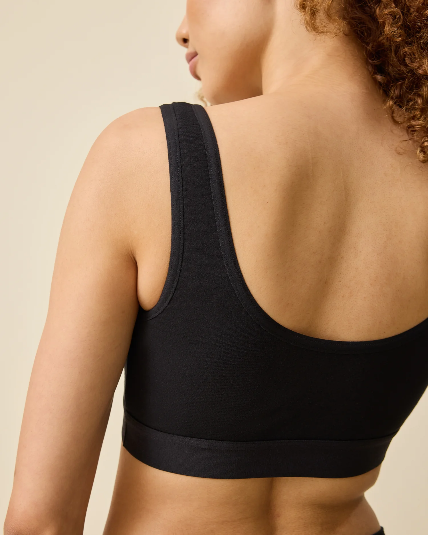 Every Stage Crossover Bra | Black - Image 5