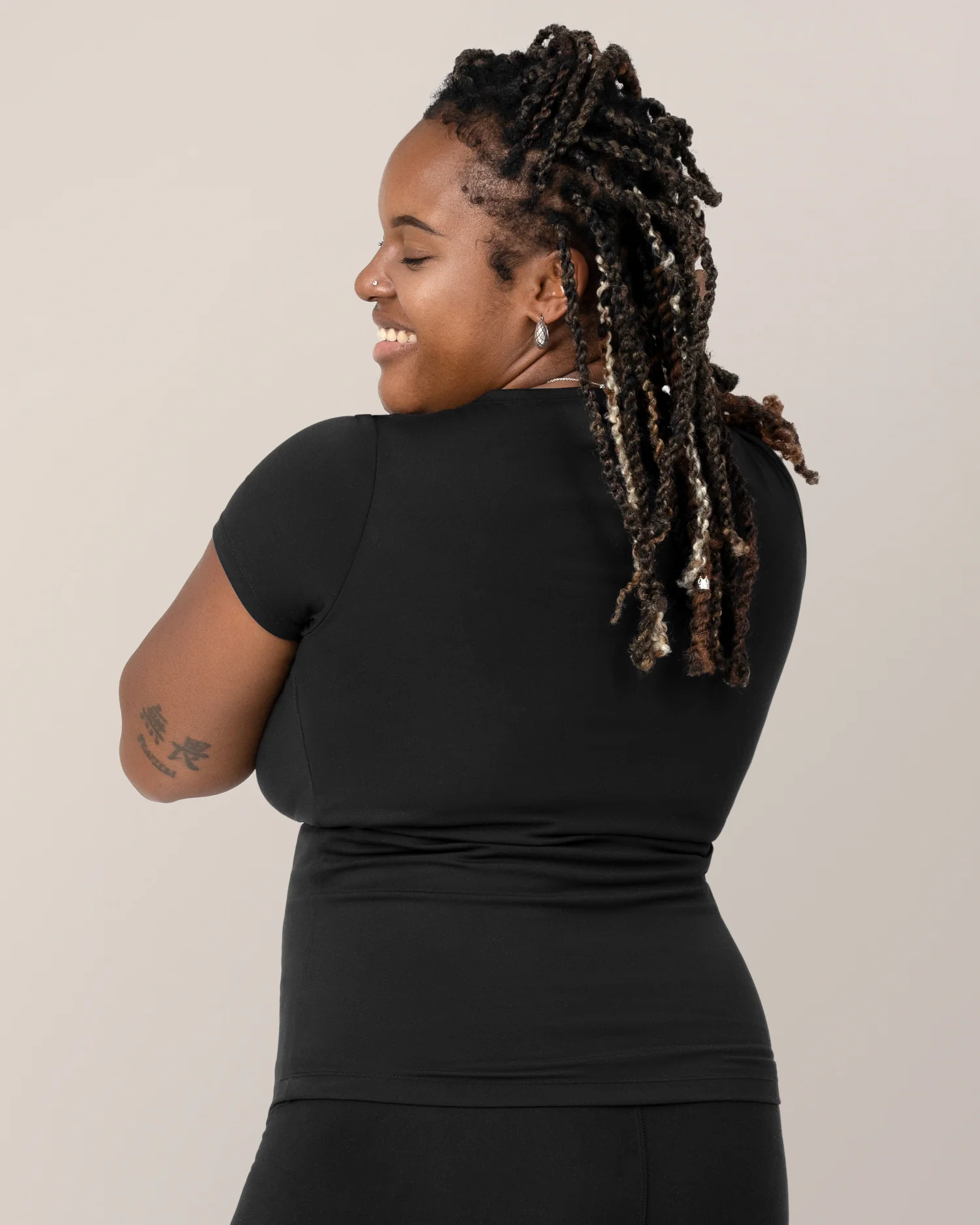 Luna Active Cut Out Nursing Top | Black - Image 3
