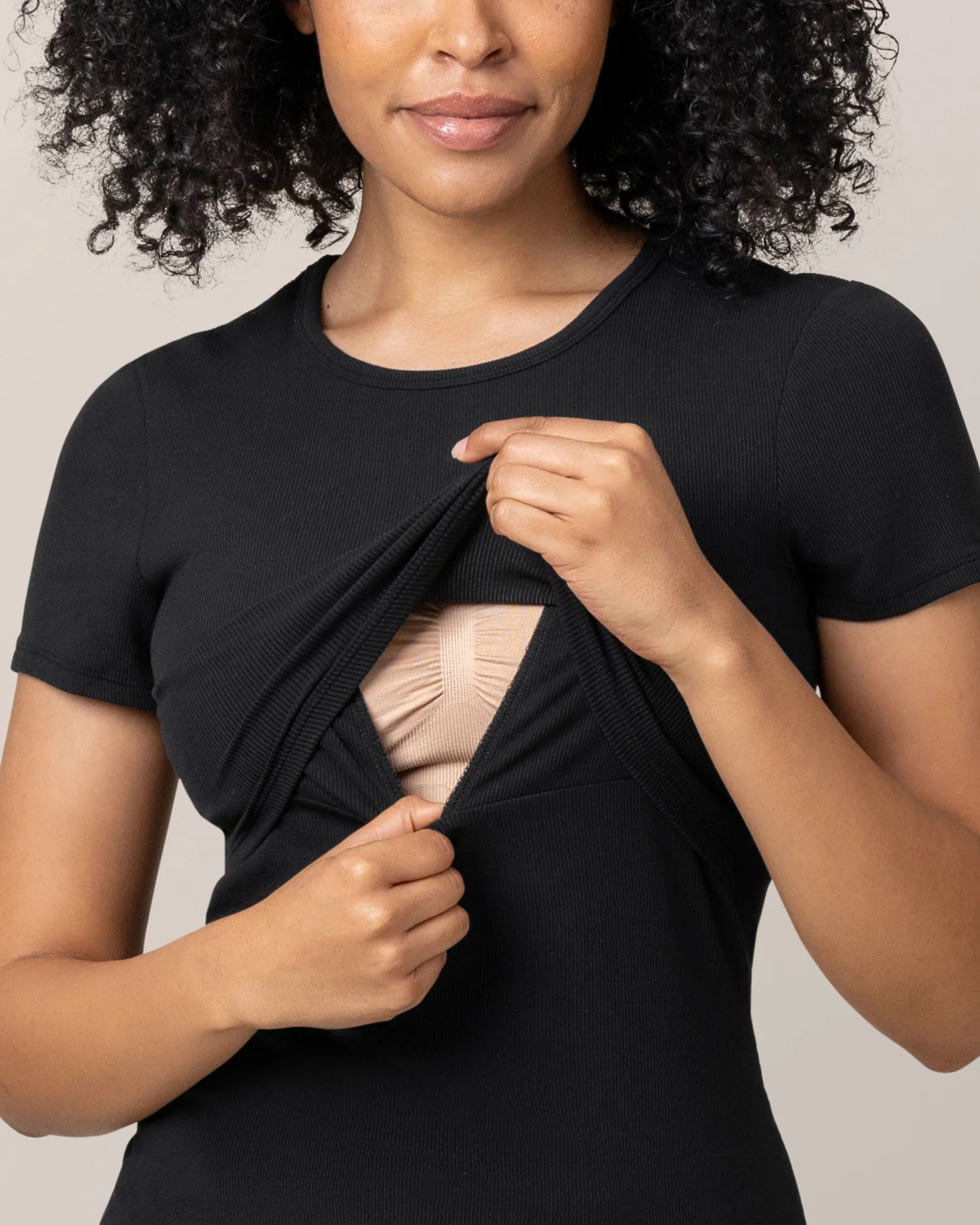 Ribbed Bamboo Crew Neck Nursing T-shirt | Black - Image 2